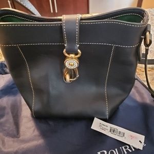 Dooney and bourke sadie feed bag, navy